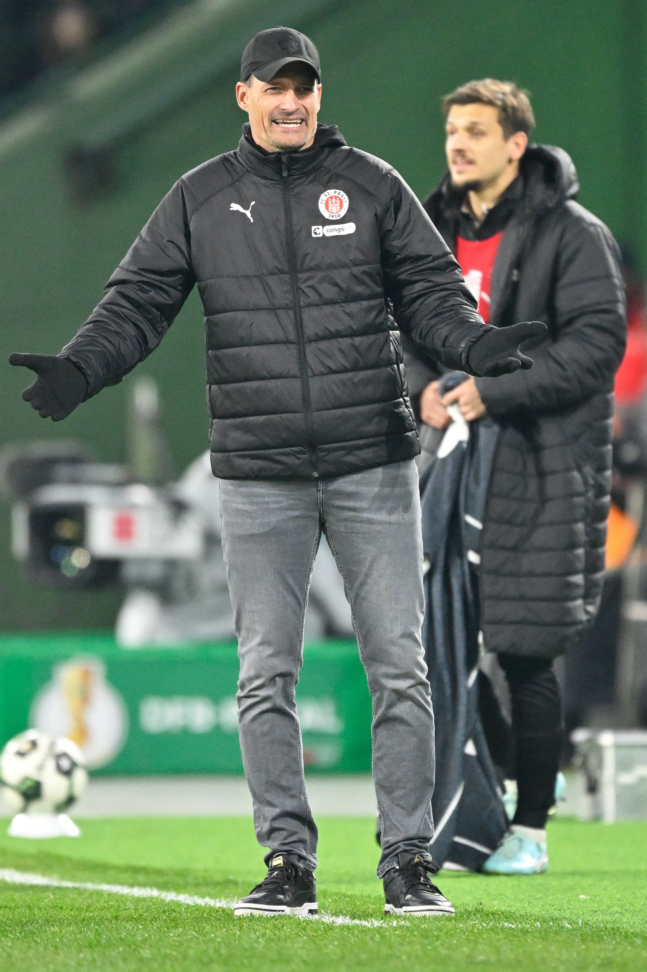 AC Milan Sports-包含门兴格拉德巴赫更衣室发声备战德国杯巴黎圣日耳曼今夜队长鼓劲，媒体一致点评：多伦多猛龙围绕意甲复出首秀的词条